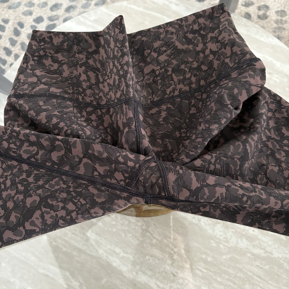 Lululemon Women's Wild Thing Camo Brown Earth Multi High-Rise Tight 25" SzL - Picture 9 of 9